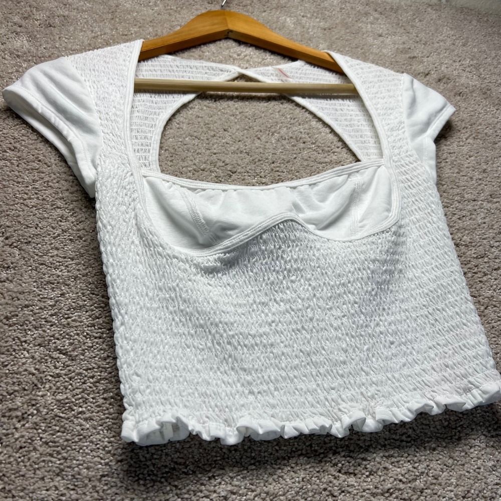 Free People‎ Movement White Smocked Open Back Crop Top Cap Sleeve S Coquette - Picture 9 of 14